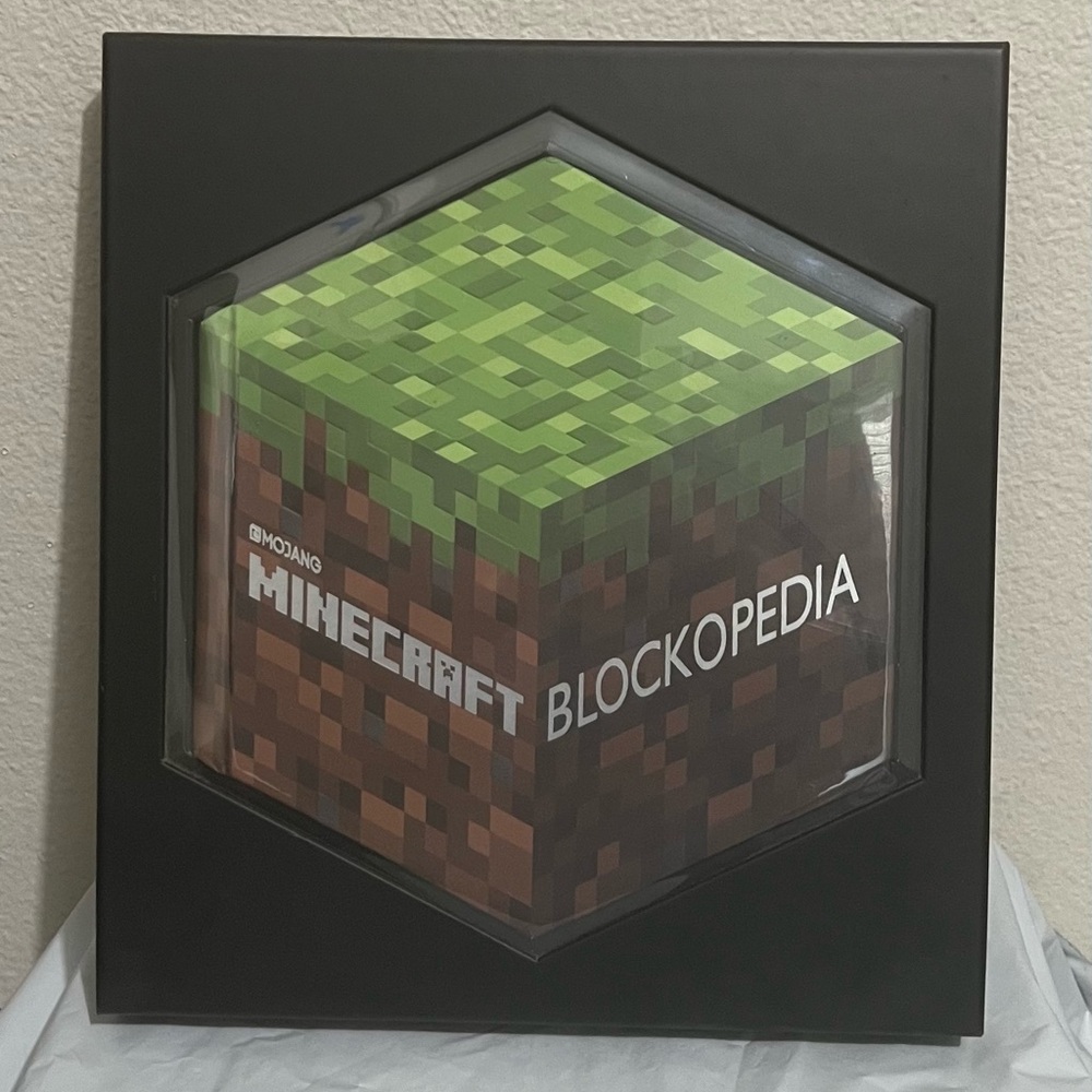 Minecraft: Blockopedia: An Official Minecraft Book from Mojang
